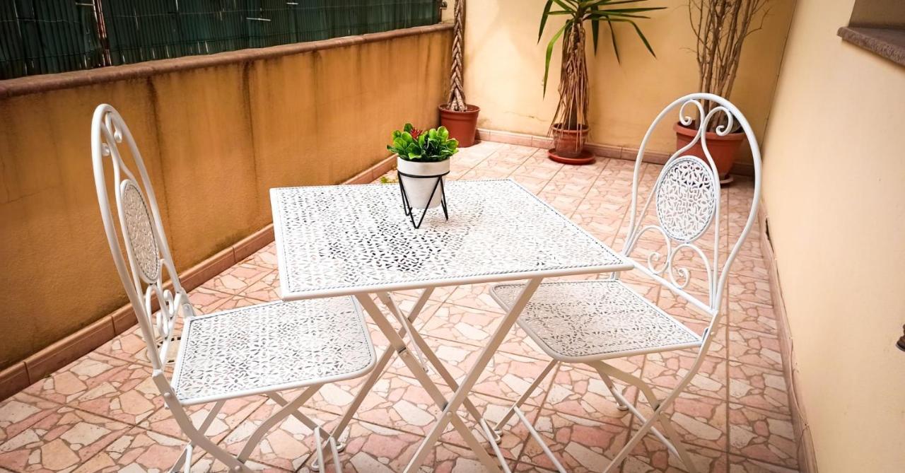 Domumontegrappa - Appartamento Indipendente Con Giardino - Сесту Экстерьер фото