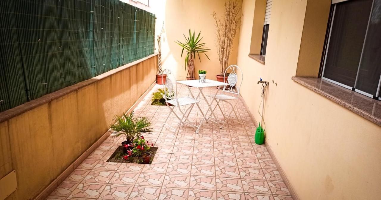 Domumontegrappa - Appartamento Indipendente Con Giardino - Сесту Экстерьер фото