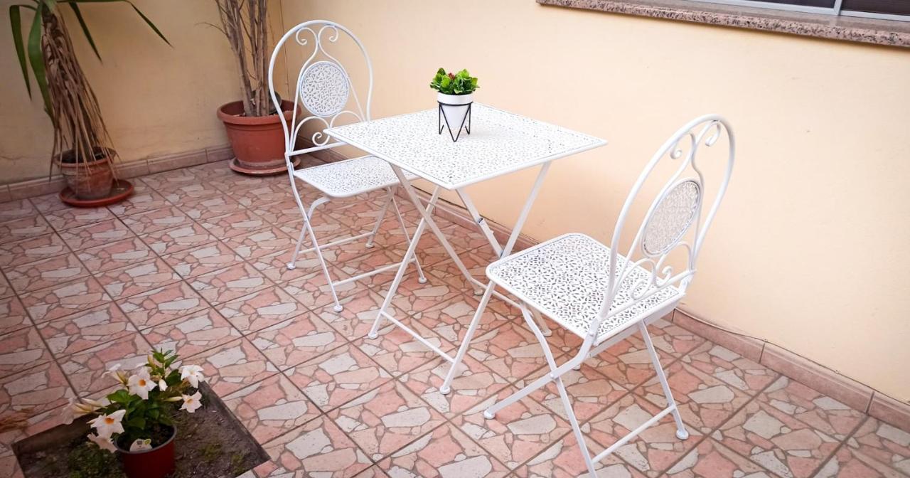 Domumontegrappa - Appartamento Indipendente Con Giardino - Сесту Экстерьер фото