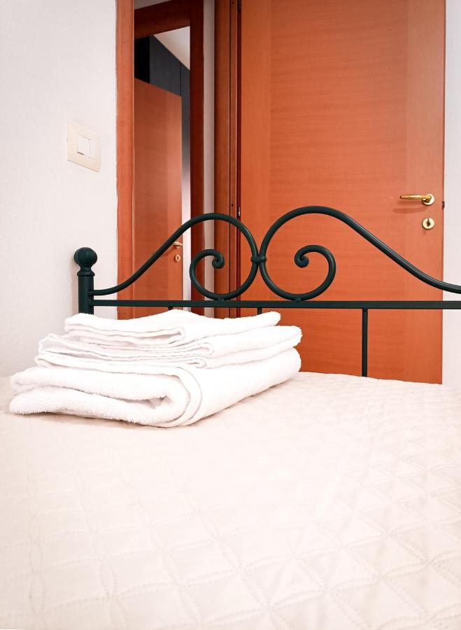 Domumontegrappa - Appartamento Indipendente Con Giardino - Сесту Экстерьер фото
